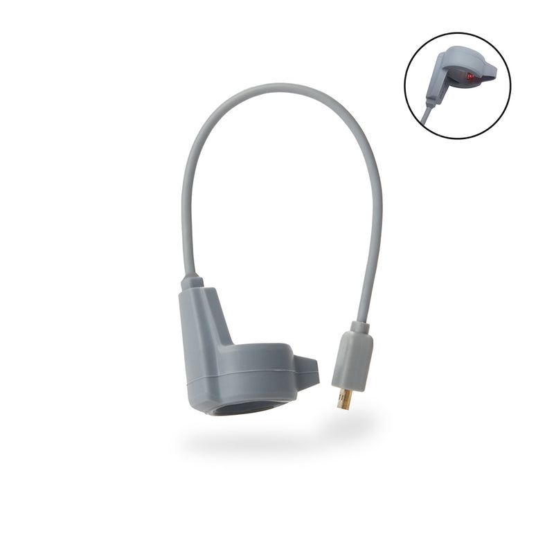 pulsossimetro saturimetro misuratore ossigeno livello ossigeno sangue monitor saturazione frequenza cardiaca dispositivo medico salute respiratoria ossimetria saturazione ossigeno dito battito cardiaco lettura SpO2 controllo ossigenazione cura domiciliare monitoraggio salute saturazione polso misurazione parametri vitali strumento diagnostico tecnologia medica